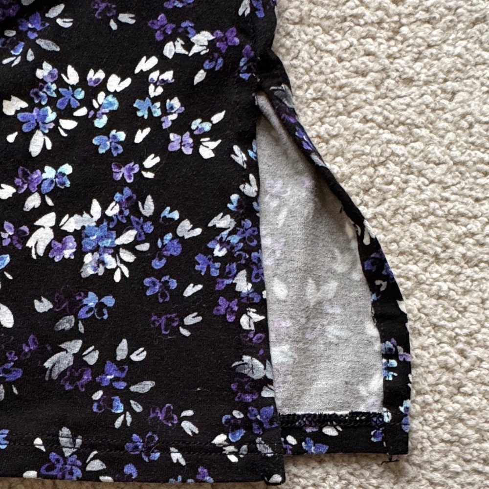 J. Jill Black Floral Long-Sleeve Keyhole Crewneck Blouse. - Picture 8 of 10
